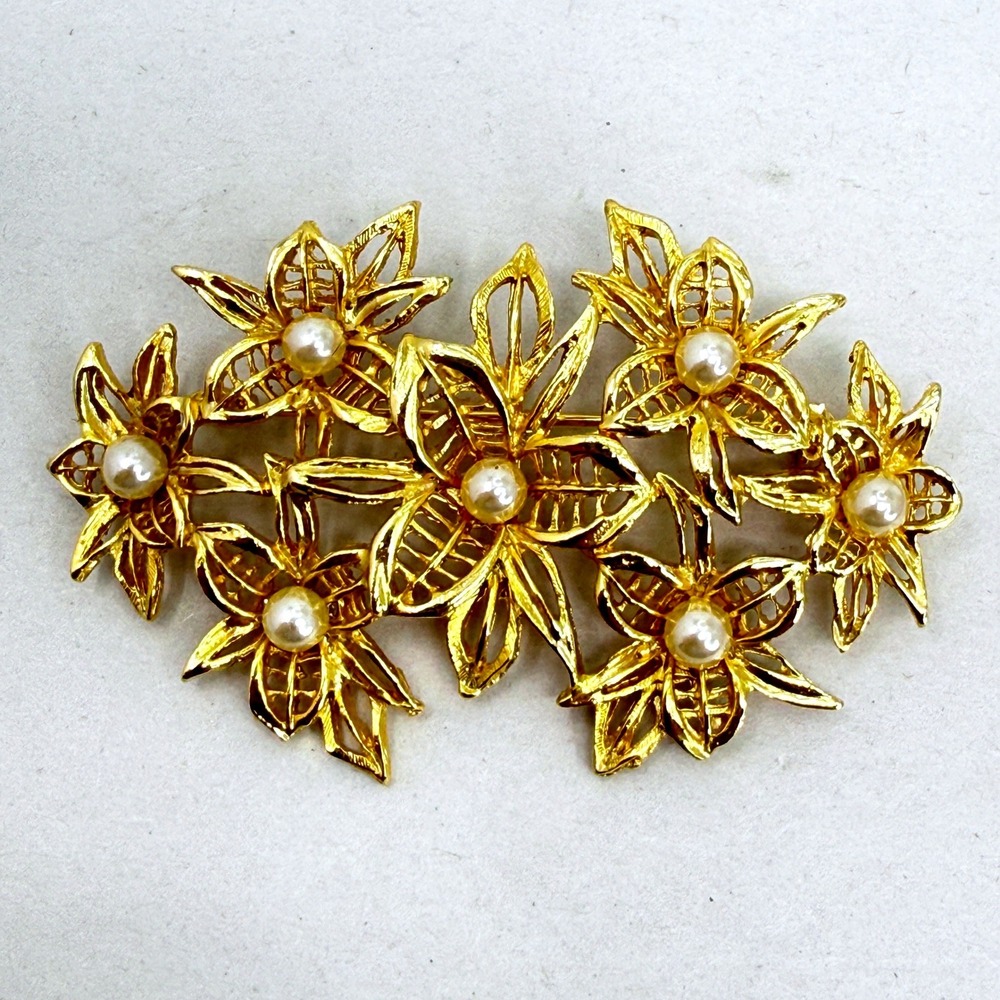 Vintage Floral Lily Brooch Faux Pearl Cluster Pin 3 Inch Large‎ Gold Tone